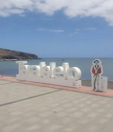 A Orillas De La Playa De Tarajalejo