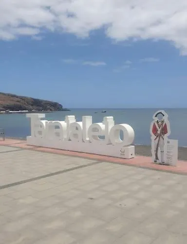 A Orillas De La Playa De Tarajalejo